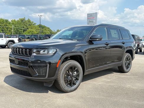 Used 2026 Jeep Grand Cherokee L 4WD image 3