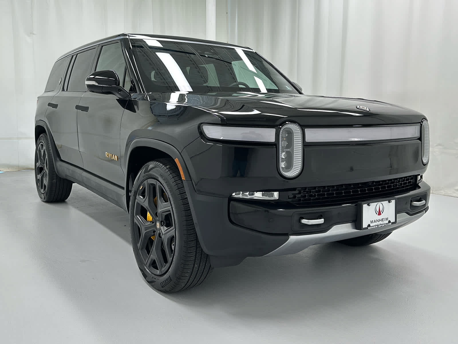 Used 2023 Rivian R1S Adventure Quad AWD/4WD image 2