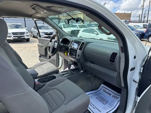 Used 2018 Nissan Frontier S image 35