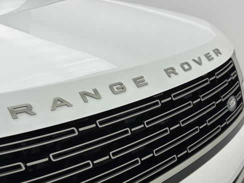Used 2025 Land Rover Range Rover Long Wheelbase SE image 50