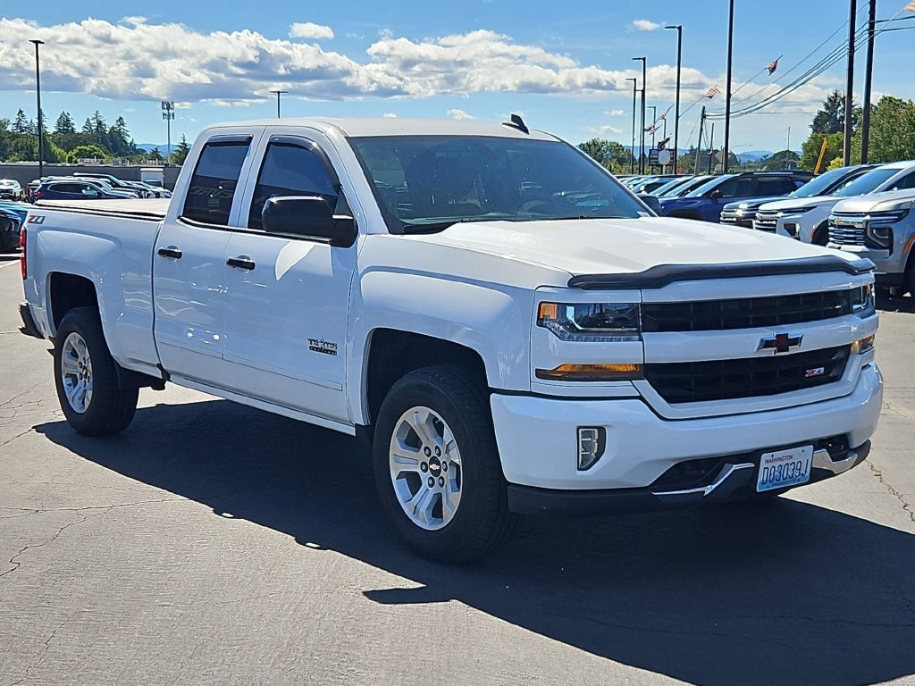 Used 2018 Chevrolet Silverado 1500 LT w/ Texas Edition AWD/4WD image 8
