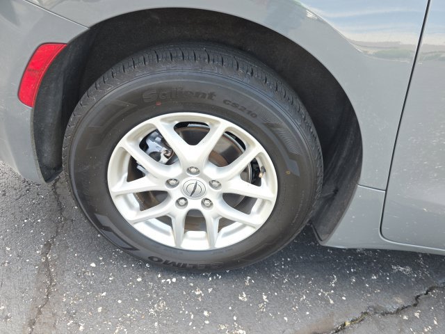 Used 2023 Chrysler Pacifica Touring-L FWD image 51