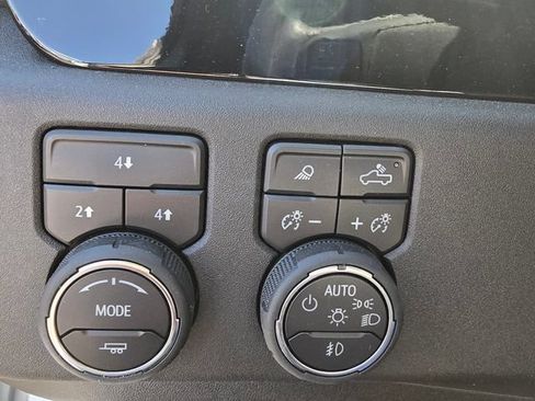 Used 2025 Chevrolet Silverado 2500 LT w/ Trail Boss Package AWD/4WD image 34