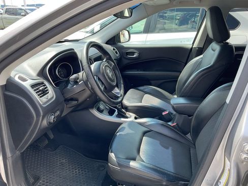 Used 2018 Jeep Compass Latitude w/ Popular Equipment Group AWD/4WD image 6