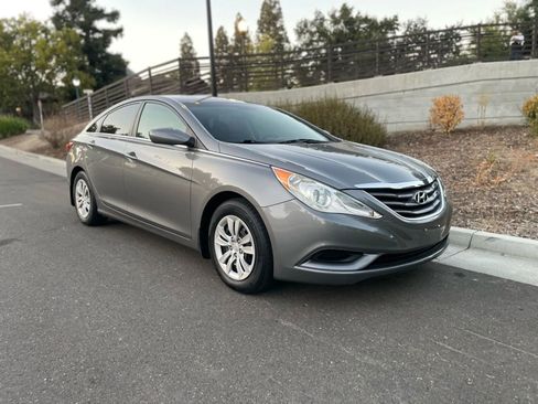 Used 2013 Hyundai Sonata GLS image 1