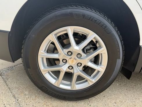 Used 2024 Chevrolet Equinox LS w/ LS Convenience Package FWD image 11