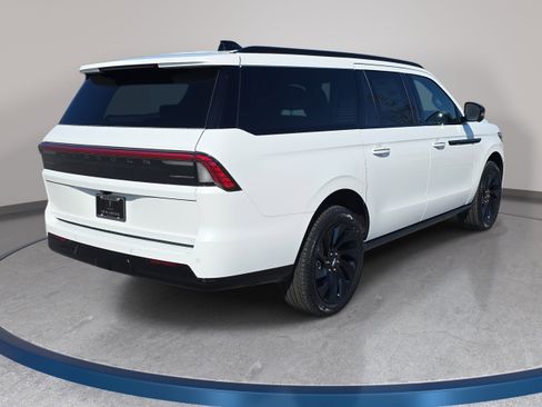 New 2026 Lincoln Navigator L Reserve w/ Jet Appearance Package AWD/4WD image 5