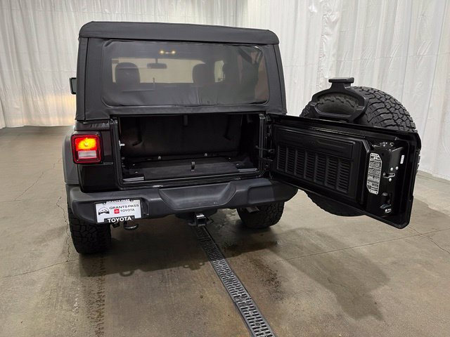 Used 2023 Jeep Wrangler Sport AWD/4WD image 13