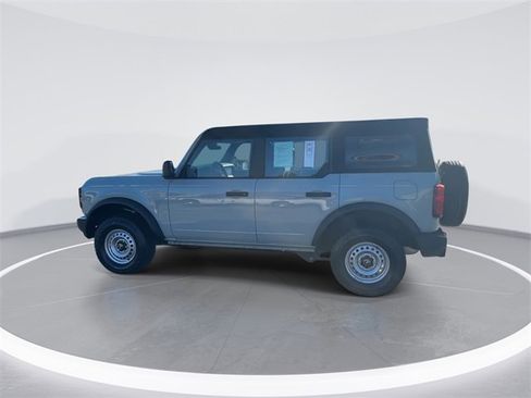 Used 2023 Ford Bronco Base image 4