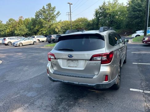 Used 2017 Subaru Outback 2.5i Limited AWD/4WD image 5