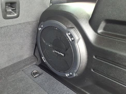 Used 2022 Jeep Wrangler Unlimited Sahara AWD/4WD image 19