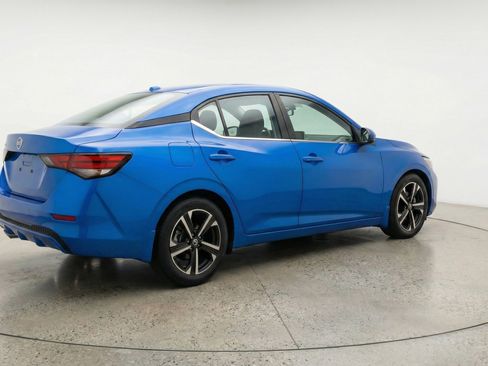 Used 2025 Nissan Sentra SV FWD image 9