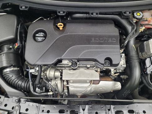 Used 2018 Chevrolet Cruze LT w/ Sun And Sound Package image 30