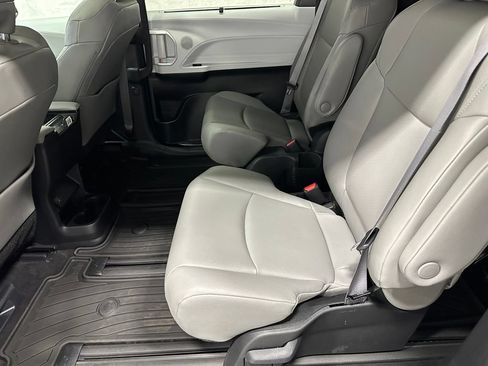 Used 2025 Toyota Sienna XLE w/ XLE Plus Package AWD/4WD image 49