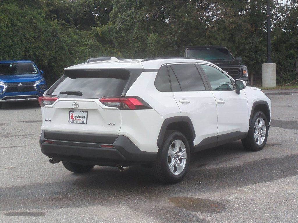 Used 2020 Toyota RAV4 XLE FWD image 5