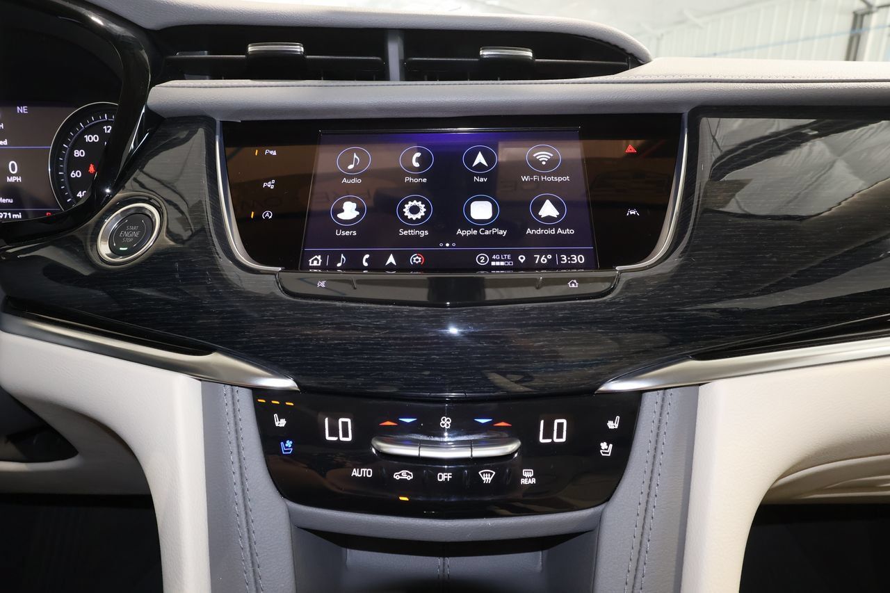 Used 2025 Cadillac XT6 Premium Luxury w/ Technology Package AWD/4WD image 18