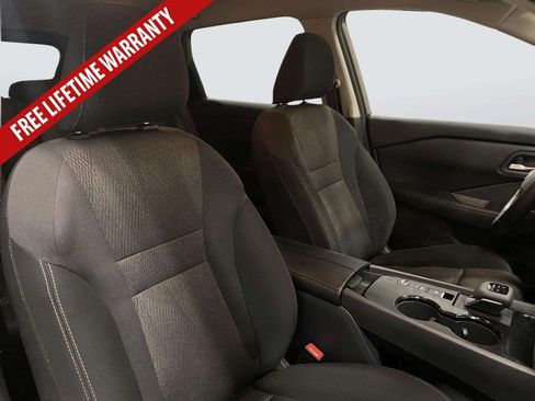 Used 2025 Nissan Rogue SV FWD image 31