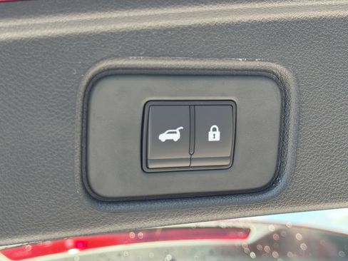 New 2026 Nissan Pathfinder SL FWD image 29
