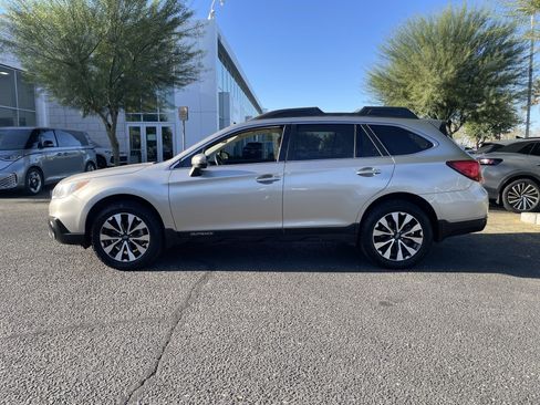Used 2017 Subaru Outback 3.6R Limited image 2