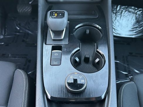 Used 2023 Nissan Rogue S image 31