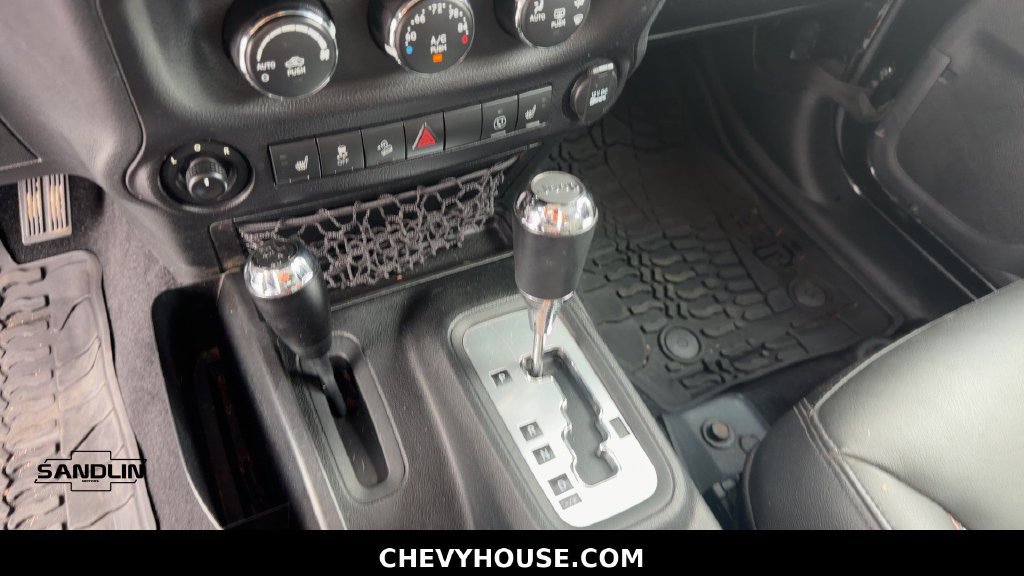 Used 2016 Jeep Wrangler Unlimited Sahara AWD/4WD image 22