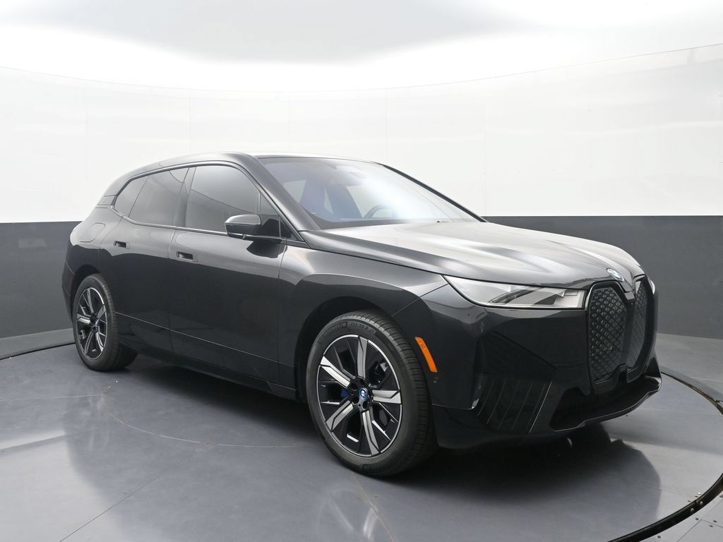Used 2024 BMW iX xDrive50 w/ Sport Package AWD/4WD image 3