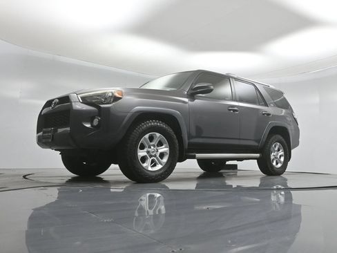 Used 2014 Toyota 4Runner SR5 RWD image 40