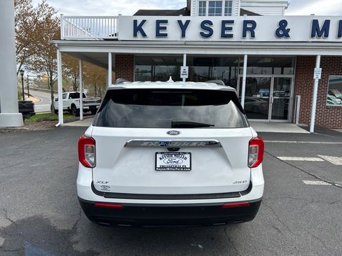 Used 2022 Ford Explorer XLT image 14