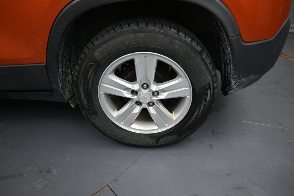 Used 2016 Chevrolet Trax LT FWD image 13