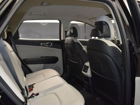 Certified 2023 Kia Sportage EX FWD image 11