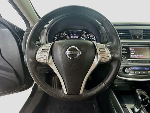 Used 2016 Nissan Altima 2.5 SL w/ Moonroof Package FWD image 13