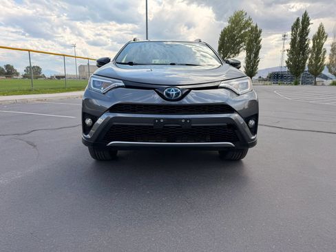 Used 2018 Toyota RAV4 SE AWD/4WD image 12