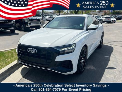 Used 2021 Audi Q8 Prestige w/ Prestige Package AWD/4WD image 2