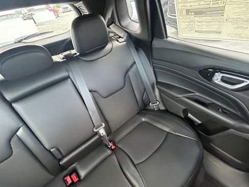 New 2026 Jeep Compass Latitude image 14