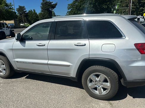Used 2011 Jeep Grand Cherokee Laredo AWD/4WD image 14