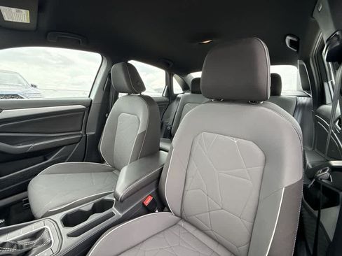 Used 2025 Volkswagen Jetta Sport FWD image 14