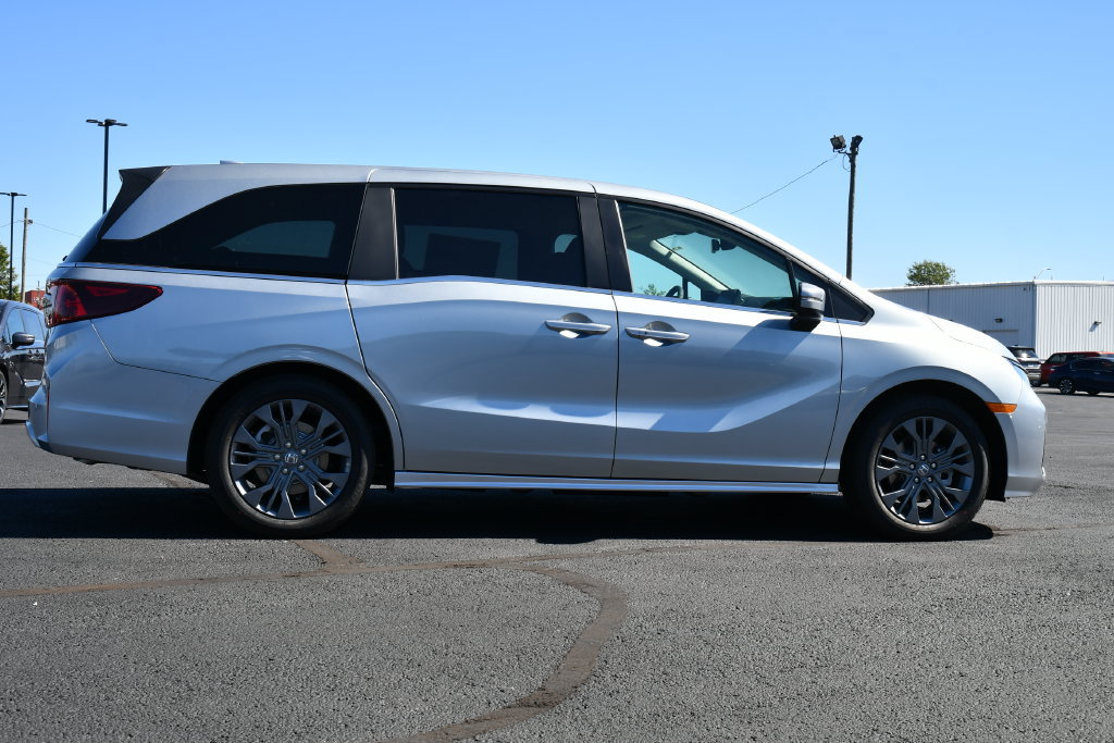 New 2027 Honda Odyssey Touring image 8