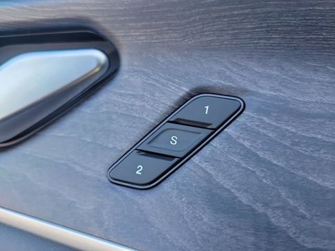 Certified 2025 Jeep Grand Cherokee L Limited w/ Luxury Tech Group II image 22