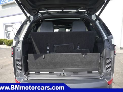 Used 2019 Land Rover Discovery HSE image 15
