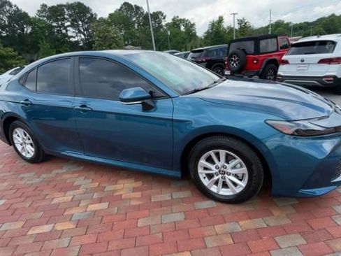 Used 2025 Toyota Camry LE FWD image 3