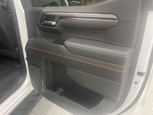 Used 2025 GMC Sierra 1500 AT4 w/ AT4 Premium Package image 32