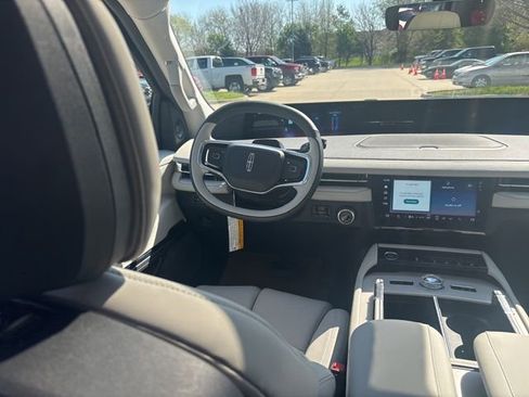 New 2026 Lincoln Navigator L Reserve AWD/4WD image 43