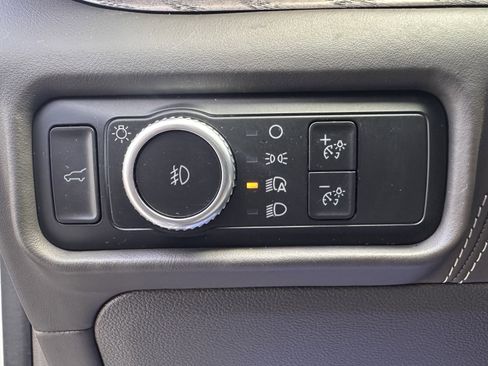 Used 2022 Ford Explorer Platinum w/ Equipment Group 601A image 19