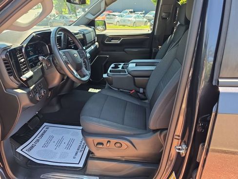 Used 2023 Chevrolet Silverado 1500 LT AWD/4WD image 9