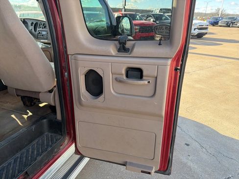 Used 1998 Ford E-350 and Econoline 350 XL image 17