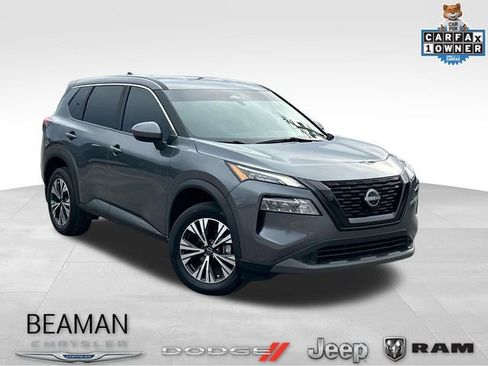 Used 2023 Nissan Rogue SV image 1
