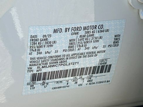 Used 2023 Lincoln Aviator 2WD image 10