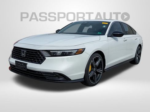 Used 2025 Honda Accord Sport image 1
