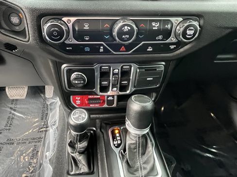 Used 2024 Jeep Wrangler Willys image 22