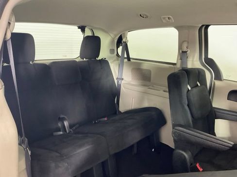 Used 2016 Dodge Grand Caravan SE w/ Quick Order Package 29E SE FWD image 31